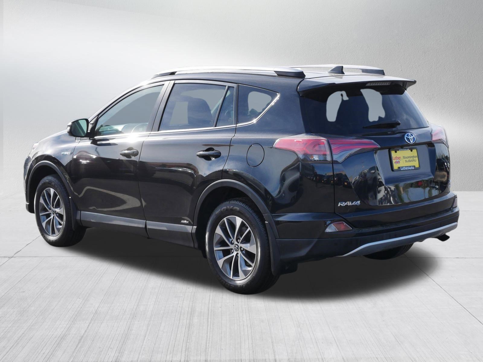 Used 2018 Toyota RAV4 XLE w/ Convenience Package AWD/4WD image 5