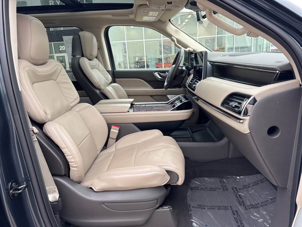 Used 2022 Lincoln Navigator L Reserve image 34