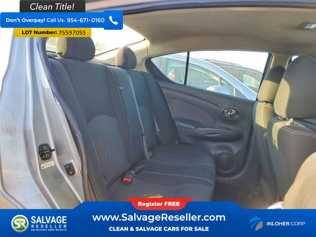 Used 2014 Nissan Versa SV FWD image 13