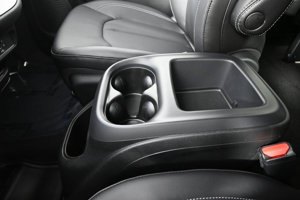 New 2026 Chrysler Pacifica Select image 32