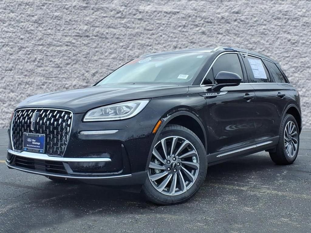 Used 2023 Lincoln Corsair Reserve image 3