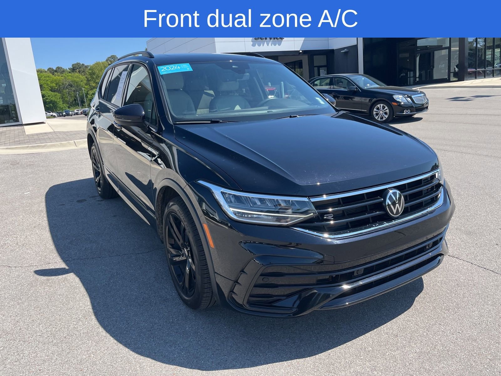 Used 2024 Volkswagen Tiguan SE R-Line image 3