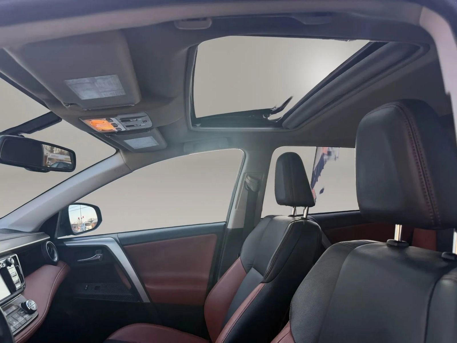 Used 2014 Toyota RAV4 Limited image 16