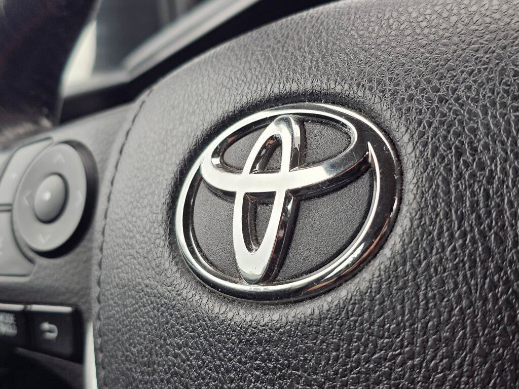 Used 2015 Toyota Corolla S FWD image 30