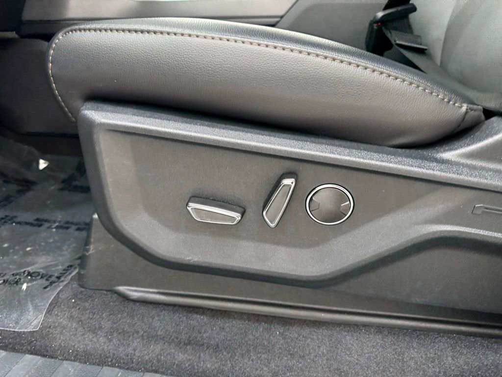 New 2025 Ford F150 Lightning Lariat AWD/4WD image 19