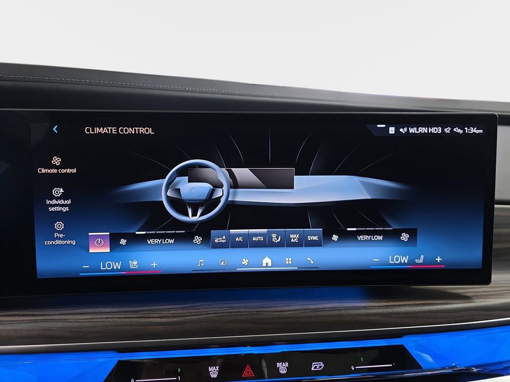 Certified 2023 BMW 760i xDrive image 25