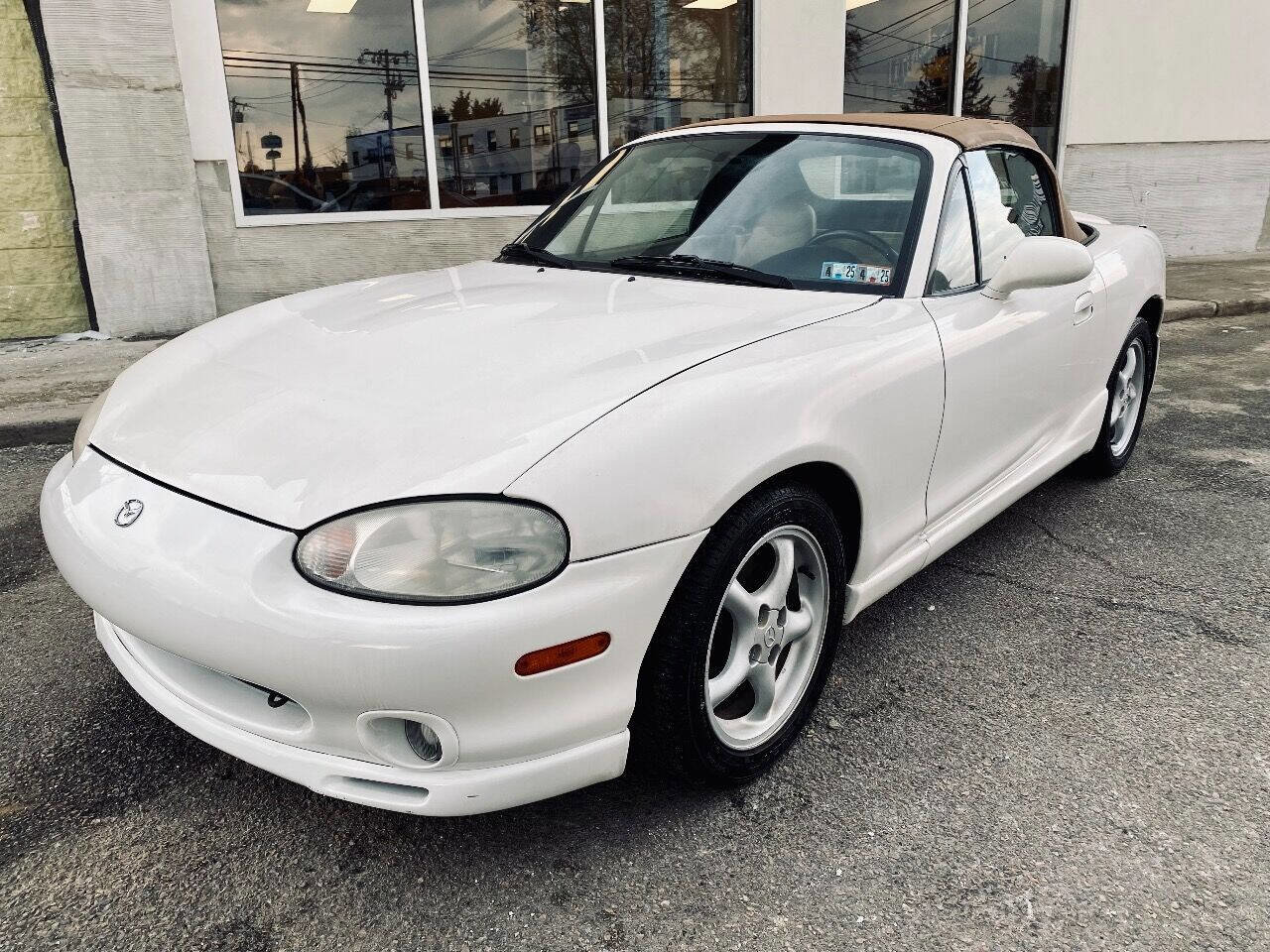 Used 2000 MAZDA MX-5 Miata LS image 2