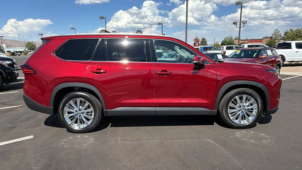 Used 2024 Toyota Grand Highlander AWD image 2