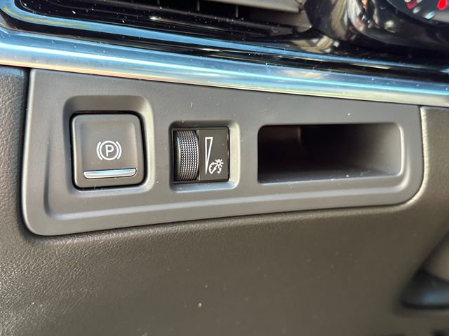 Used 2024 Cadillac XT6 Luxury AWD/4WD image 33