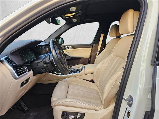 Used 2019 BMW X5 xDrive50i w/ M Sport Package AWD/4WD image 13