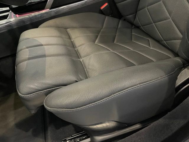 Used 2025 BMW 750e xDrive image 22