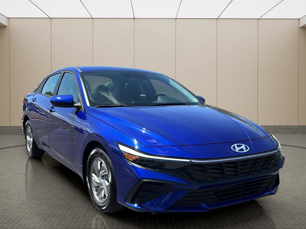 Certified 2025 Hyundai Elantra SE image 7