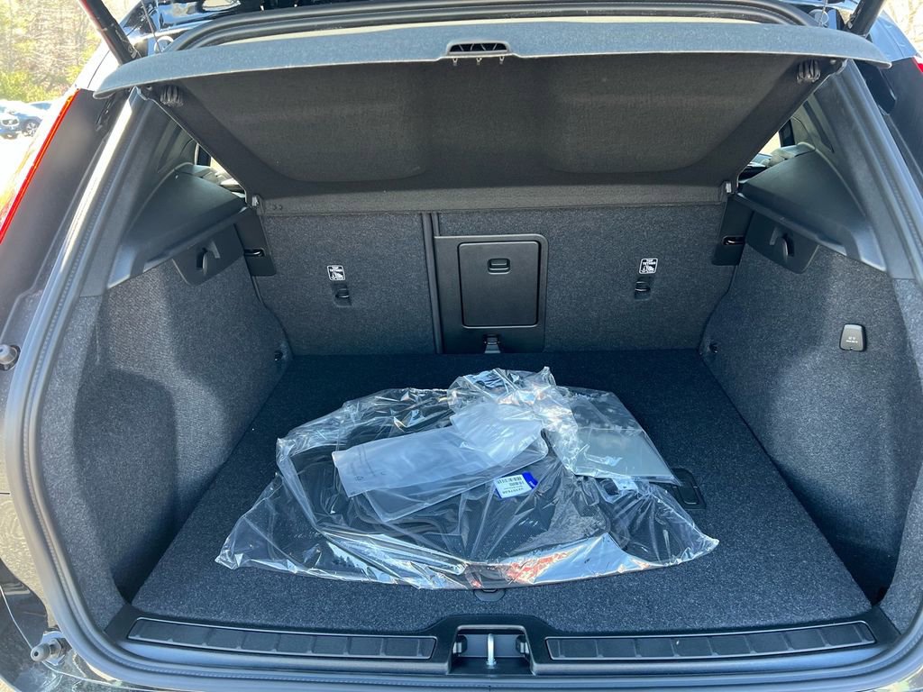 New 2026 Volvo XC40 B5 Plus w/ Climate Package AWD/4WD image 26