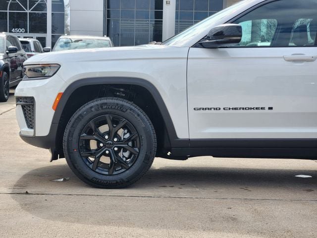 New 2026 Jeep Grand Cherokee Altitude AWD/4WD image 6