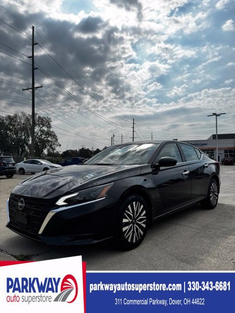 Used 2024 Nissan Altima 2.5 SV AWD/4WD image 3