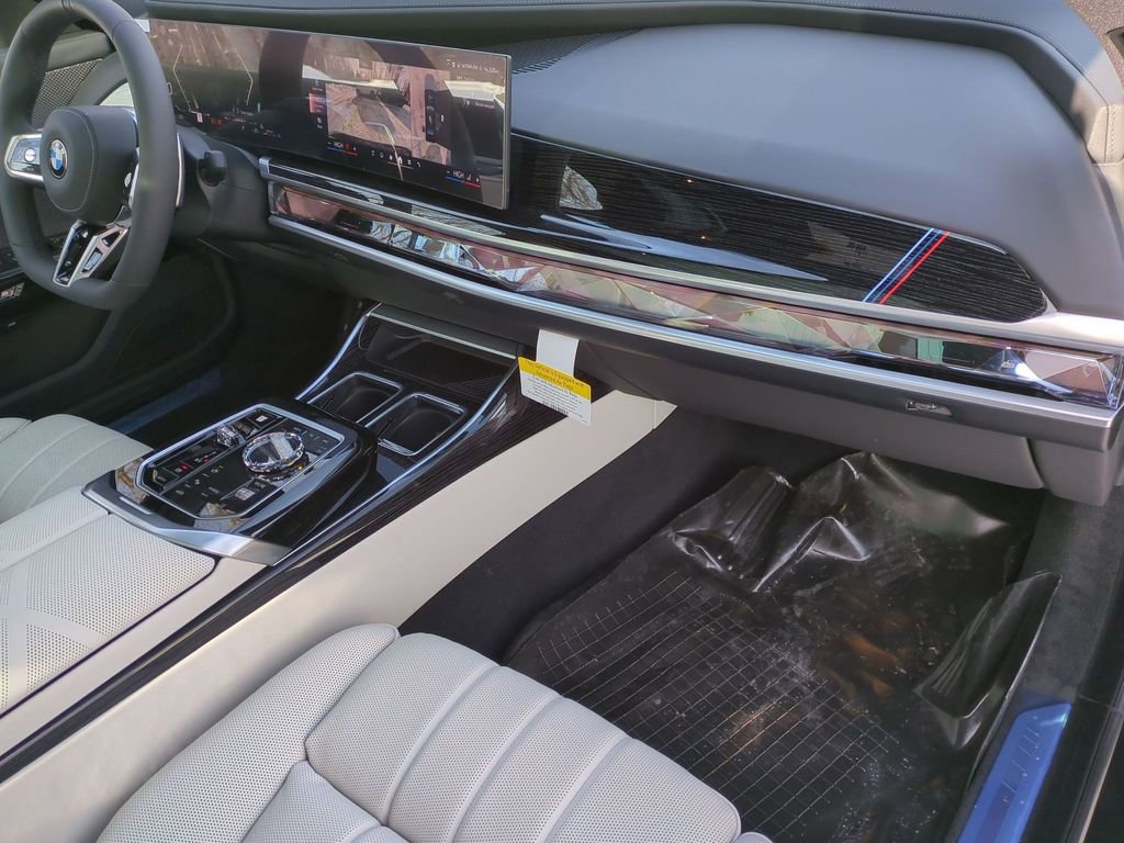 New 2026 BMW 740i xDrive w/ Executive Package image 28