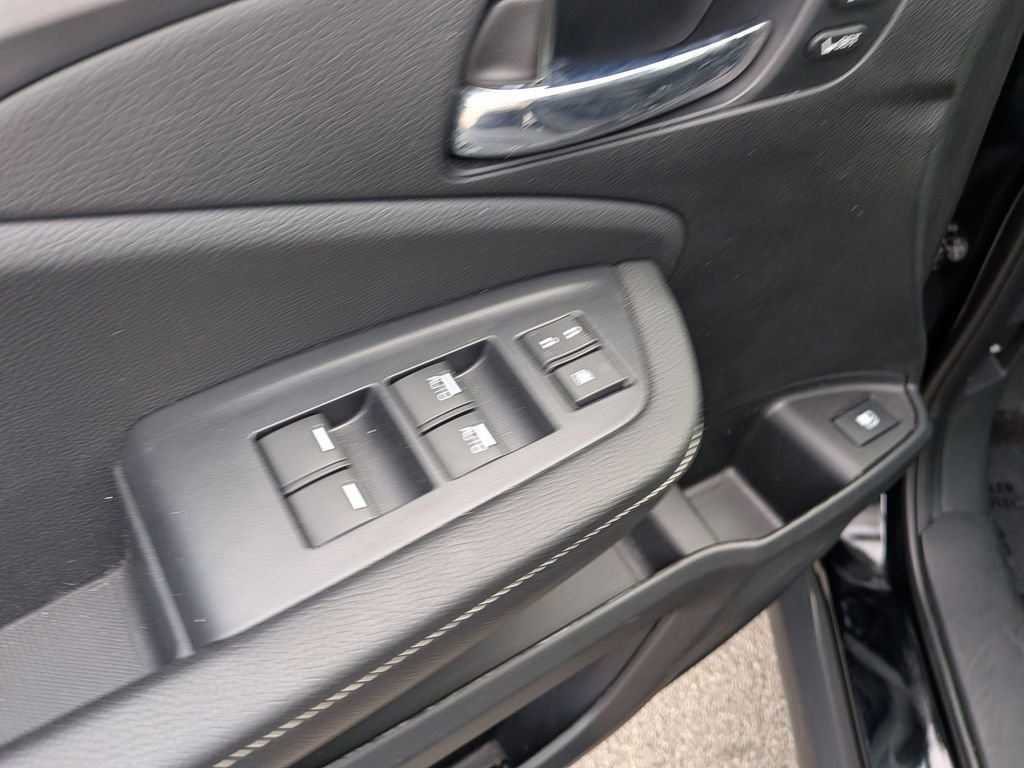 Used 2025 Honda Ridgeline RTL image 13