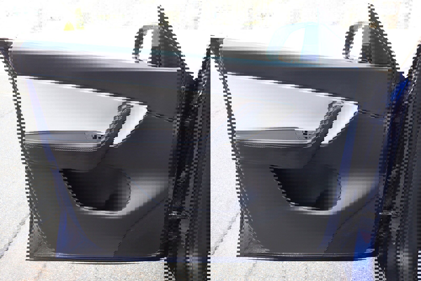 Used 2020 Tesla Model Y Long Range image 22