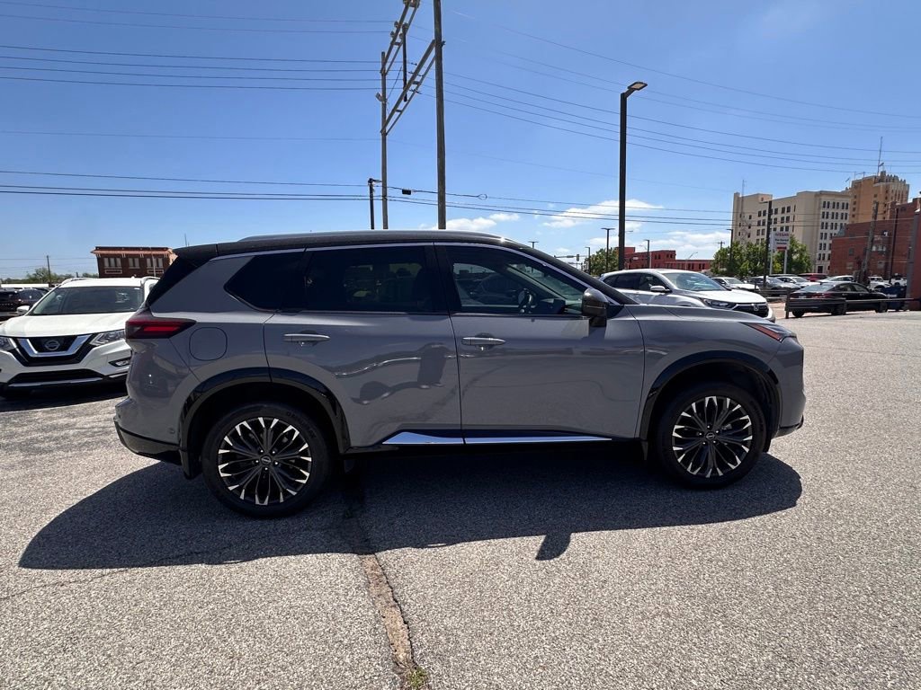 Certified 2024 Nissan Rogue Platinum w/ Platinum Premium Package FWD image 9