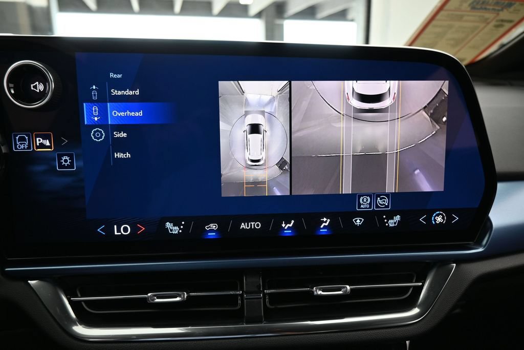Used 2026 Chevrolet Equinox EV LT FWD image 22