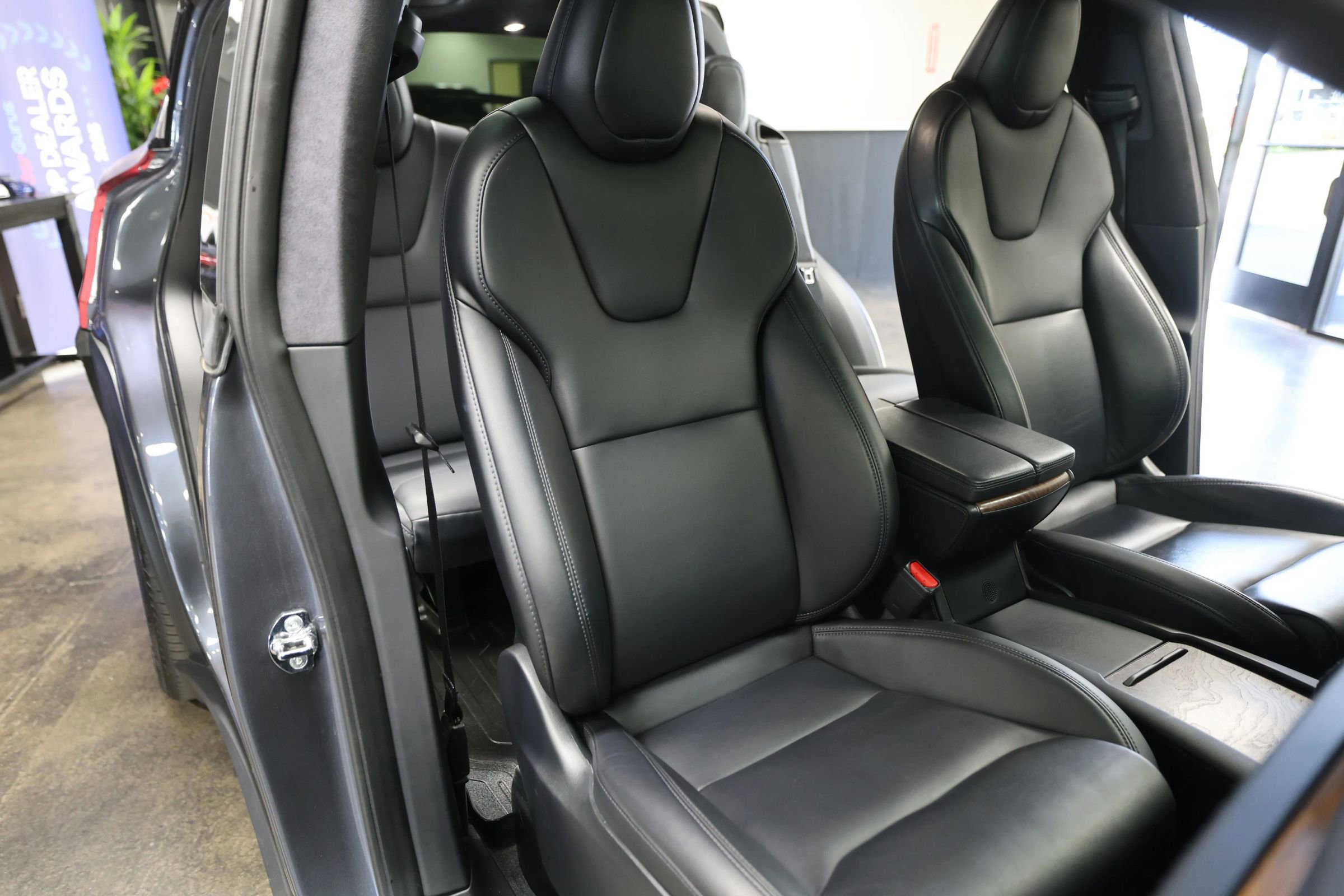 Used 2020 Tesla Model X Long Range AWD/4WD image 37