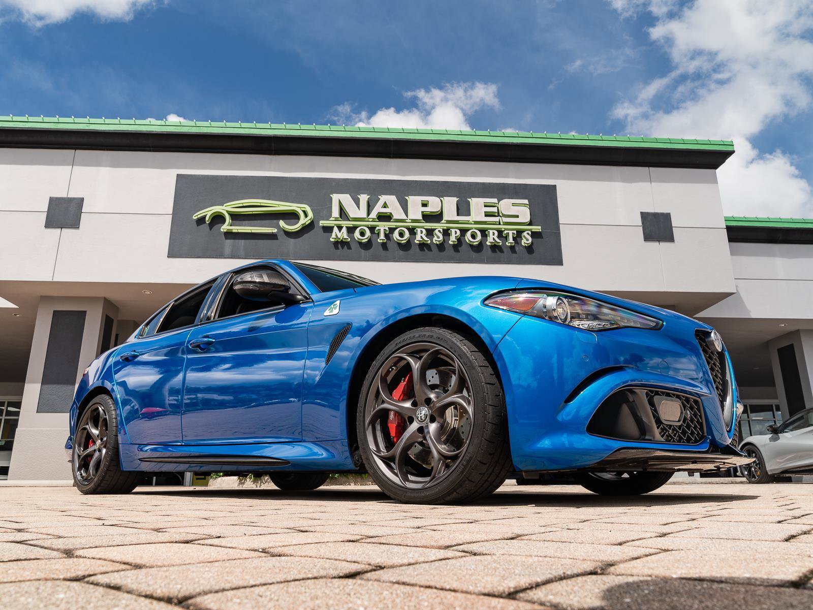 Used 2023 Alfa Romeo Giulia Quadrifoglio image 9