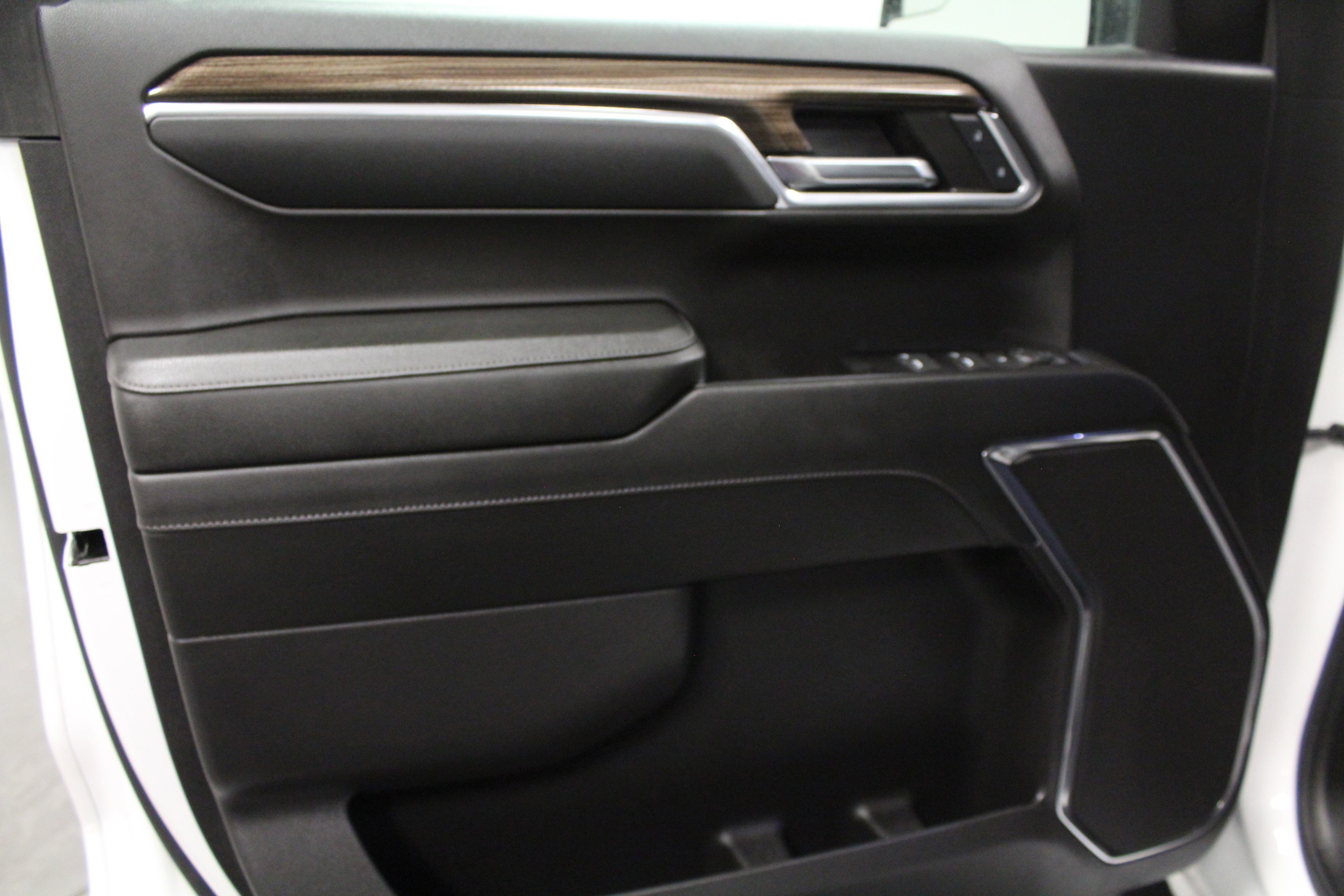 Used 2024 Chevrolet Silverado 1500 RST image 11