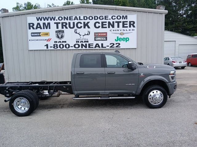 New 2026 RAM 5500 4x4 Crew Cab w/ Laramie Trim Package image 2