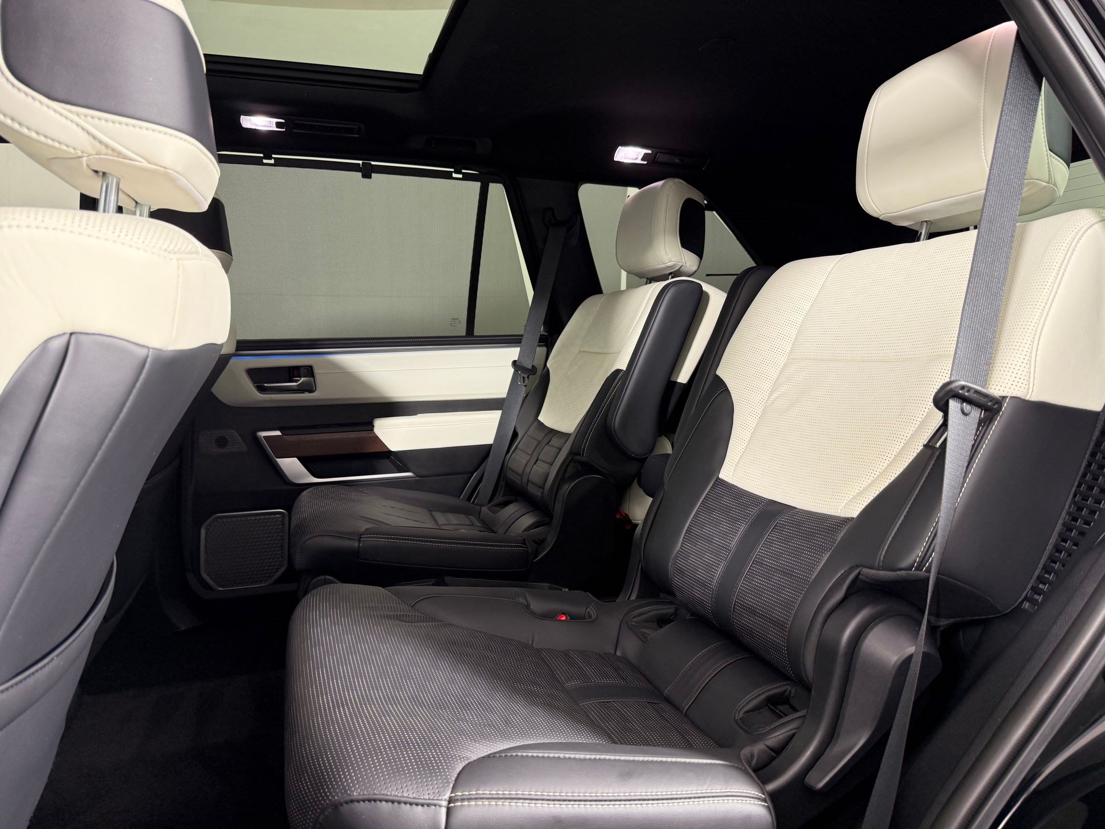 Used 2024 Toyota Sequoia Capstone AWD/4WD image 26