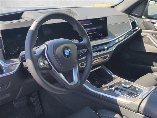 New 2026 BMW X5 xDrive40i w/ Premium Package AWD/4WD image 3