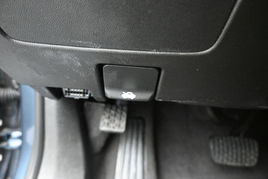 Used 2020 Chevrolet Malibu LS FWD image 25