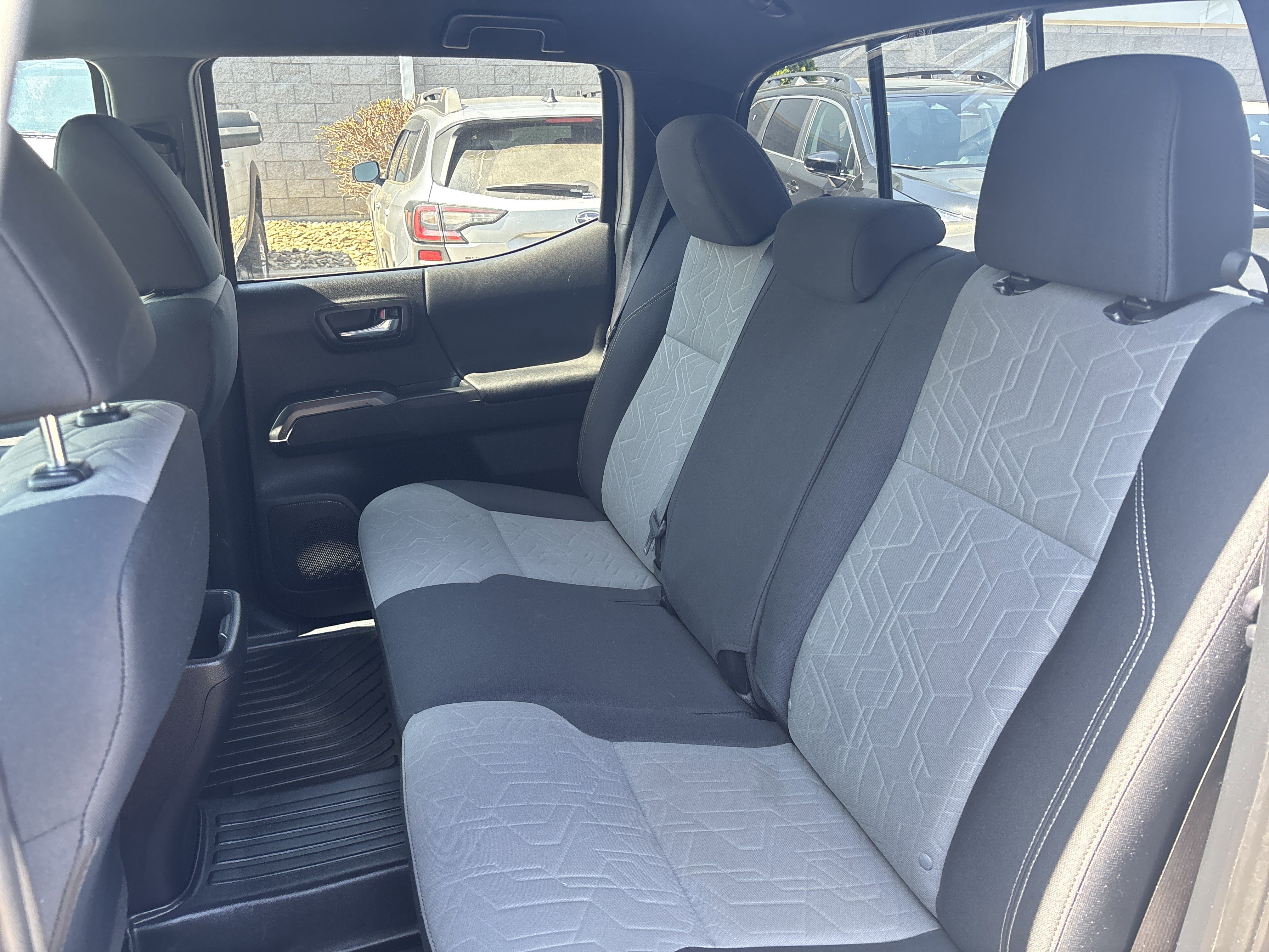 Used 2022 Toyota Tacoma TRD Sport AWD/4WD image 33