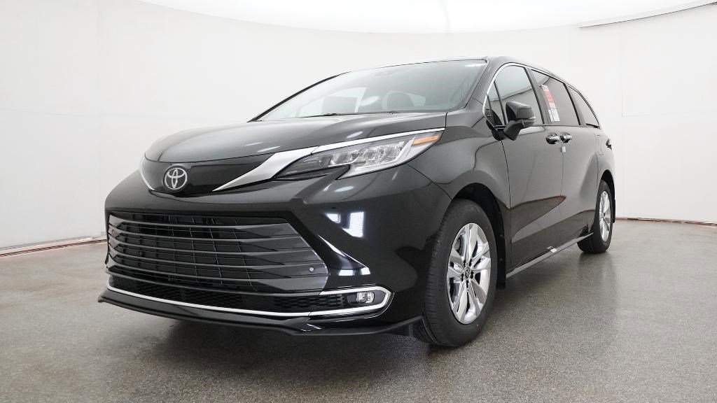 New 2026 Toyota Sienna Limited image 18