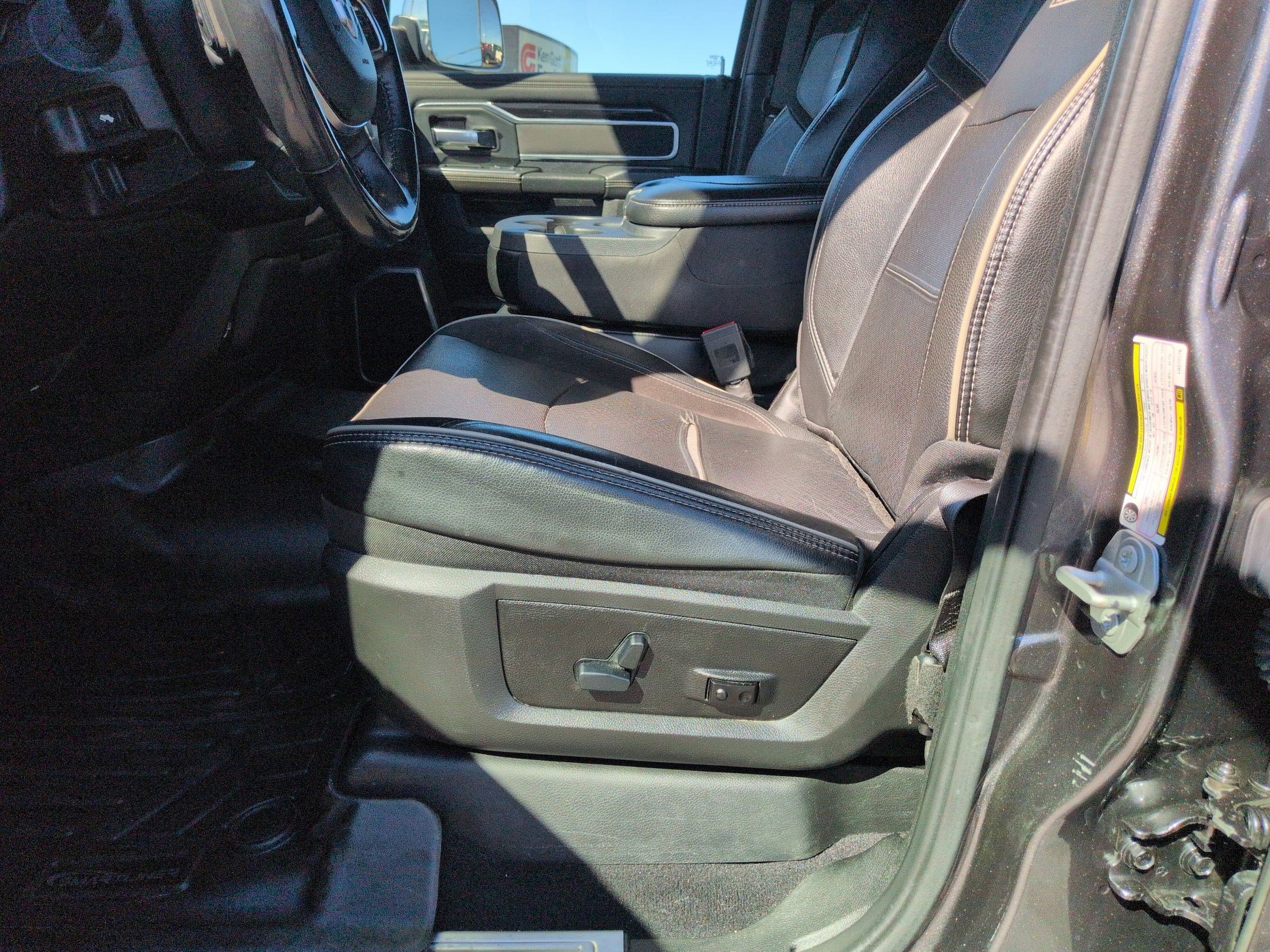 Used 2020 RAM 2500 Laramie image 27