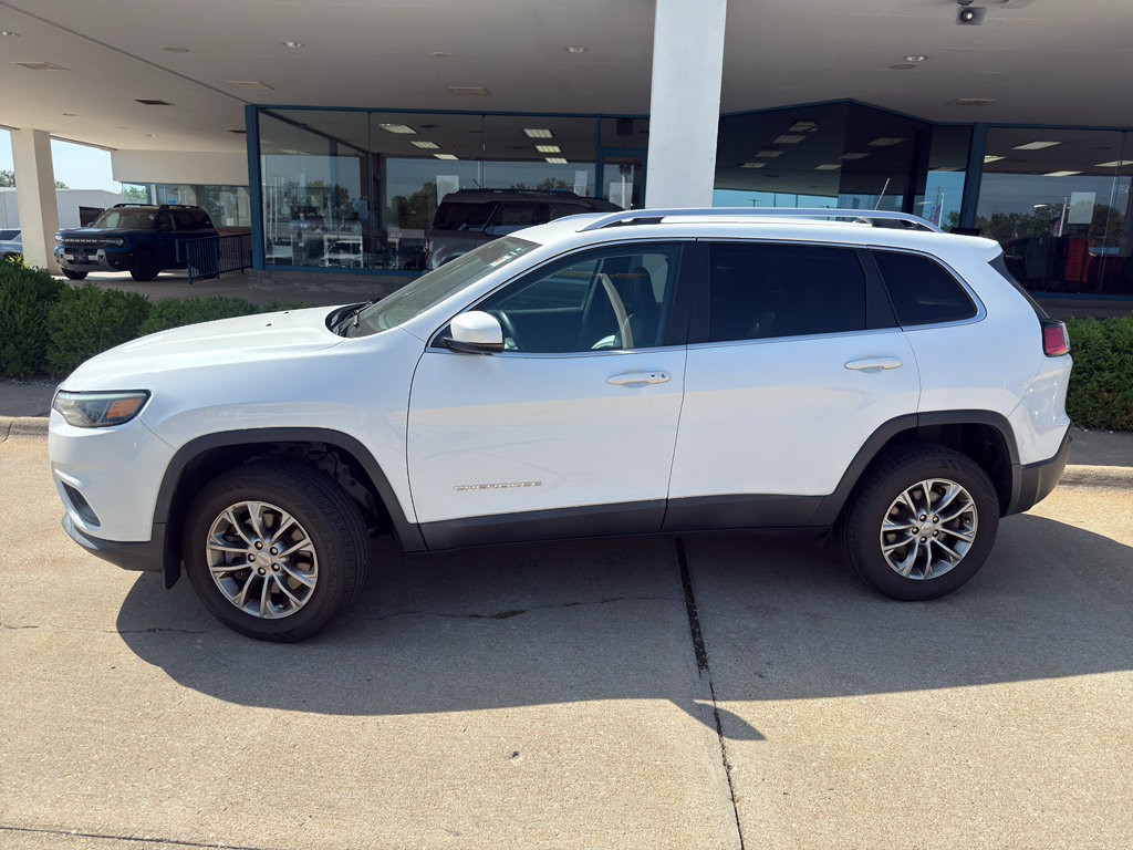 Used 2019 Jeep Cherokee Latitude Plus w/ Comfort/Convenience Group AWD/4WD image 11