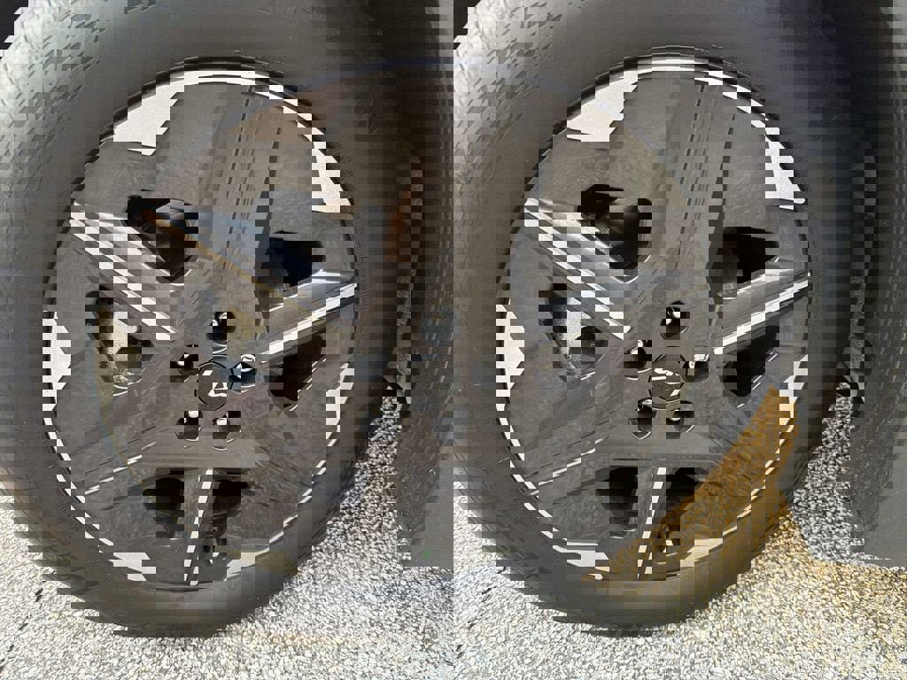 Certified 2025 Kia EV6 Light w/ Light LR Technology Package image 4