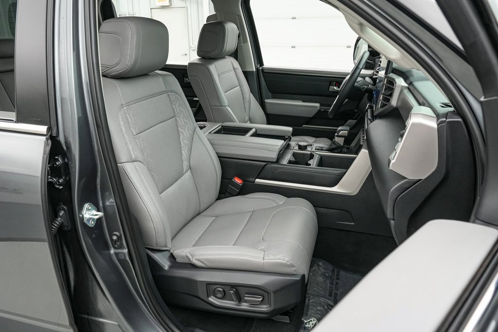 Used 2024 Toyota Tundra Limited image 23