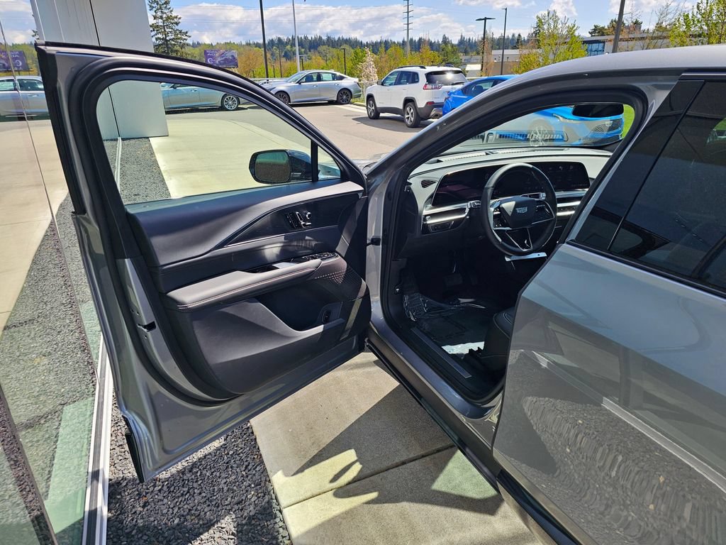 Used 2025 Cadillac Lyriq Sport RWD image 18