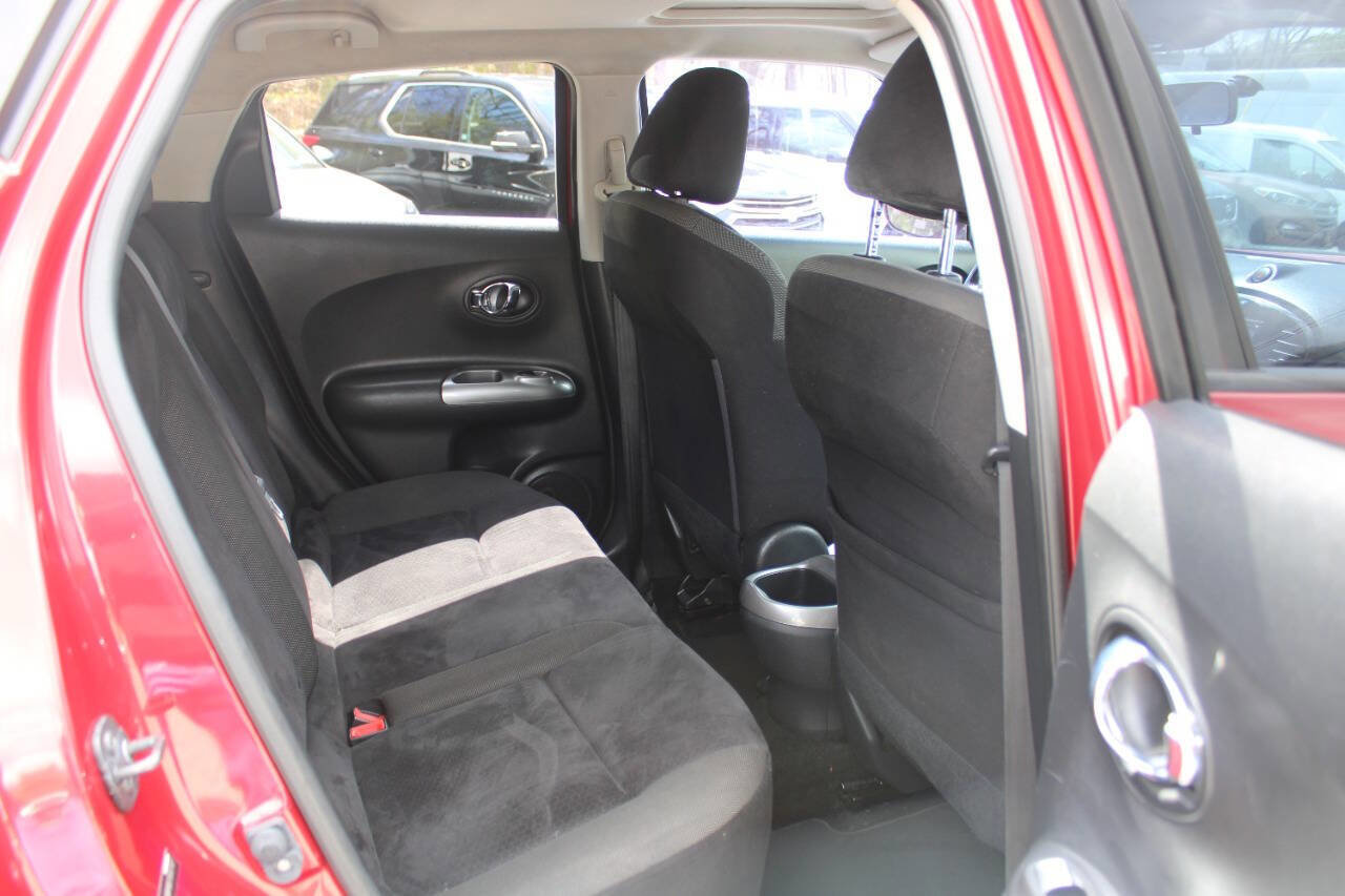 Used 2011 Nissan Juke SV w/ Interior Illumination Pkg image 28