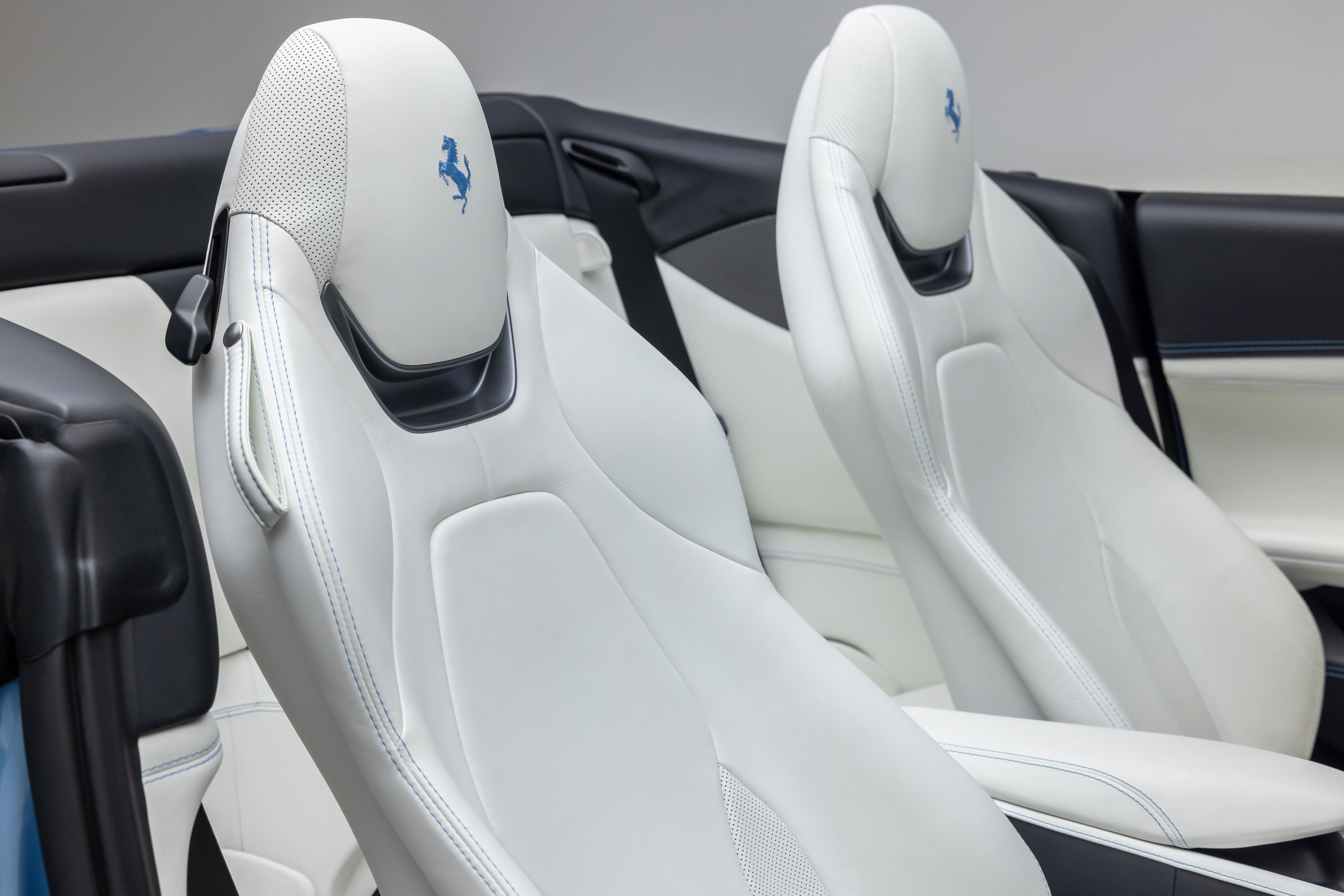 Certified 2020 Ferrari Portofino RWD image 53