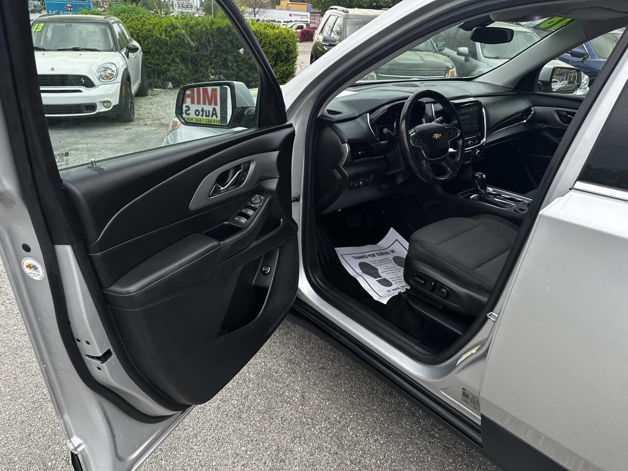 Used 2018 Chevrolet Traverse LT image 11