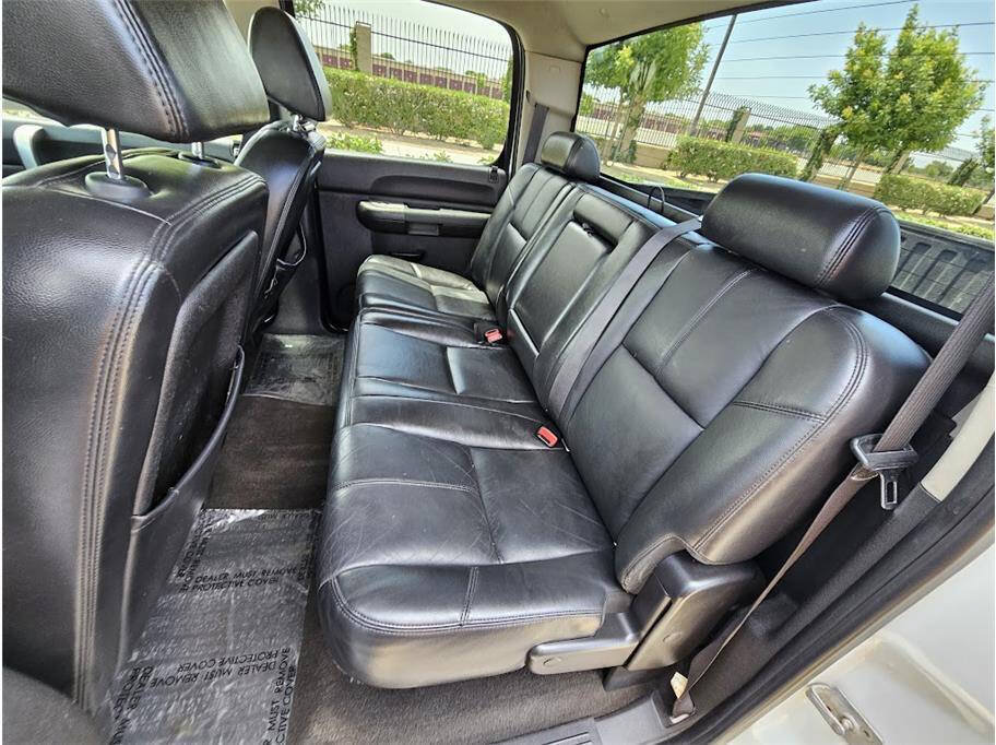 Used 2008 Chevrolet Silverado 1500 LT w/ Suspension Package, Off-Road AWD/4WD image 22