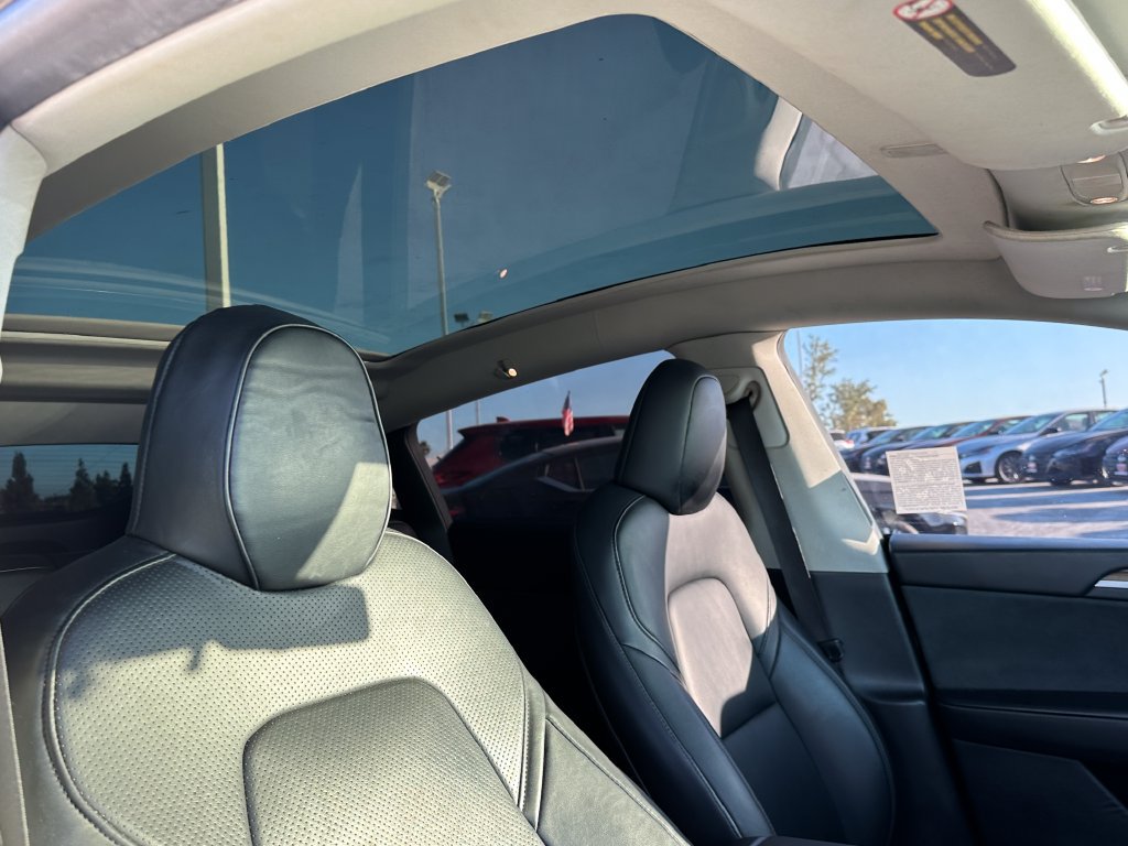 Used 2024 Tesla Model Y Long Range AWD/4WD image 16