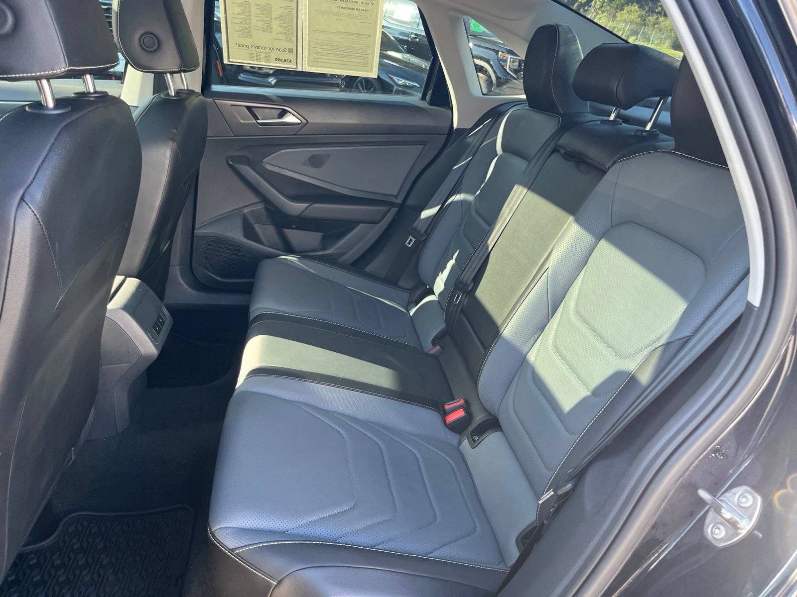 Used 2025 Volkswagen Jetta SEL FWD image 30