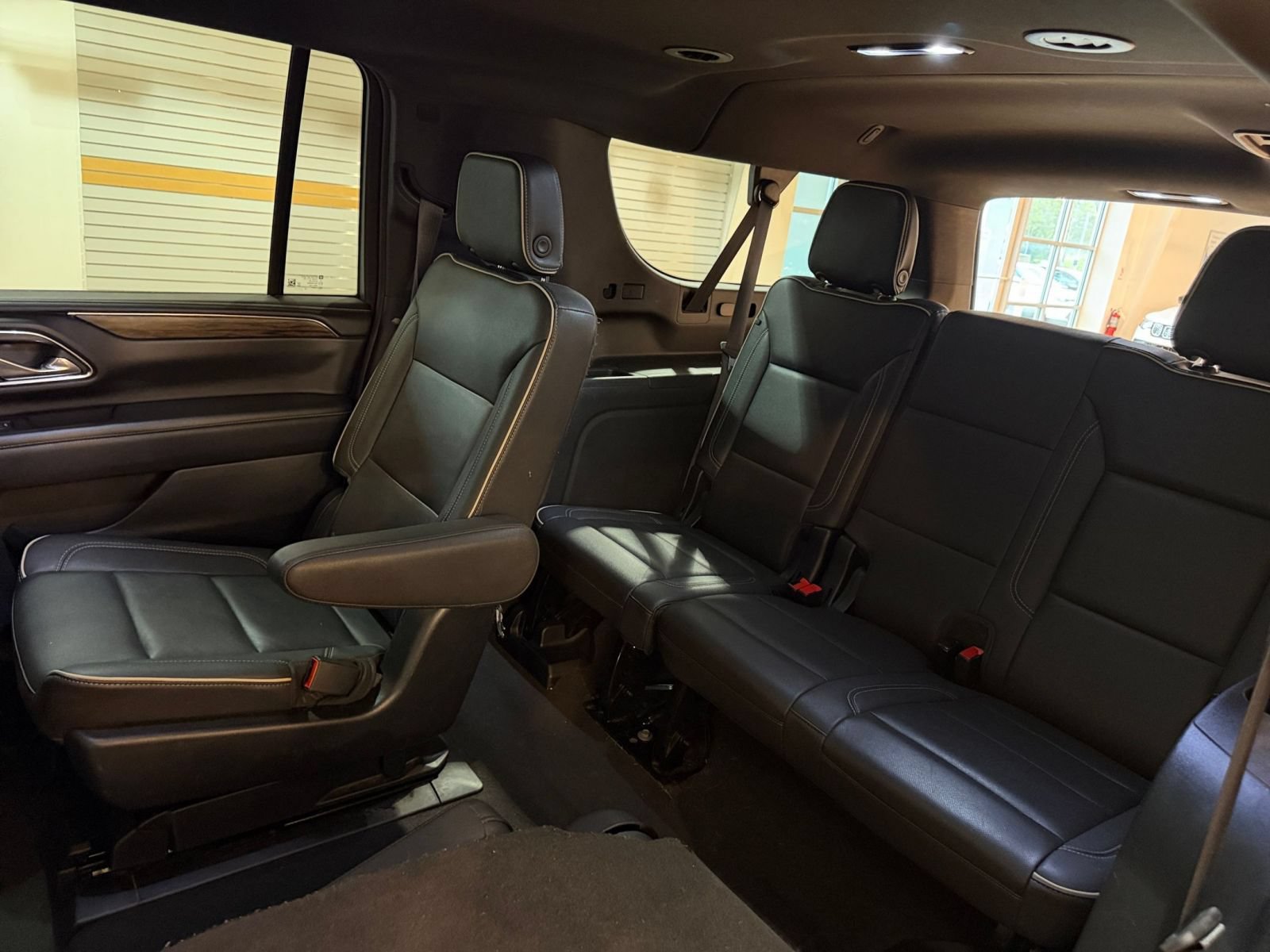 Used 2023 Chevrolet Suburban Premier AWD/4WD image 29