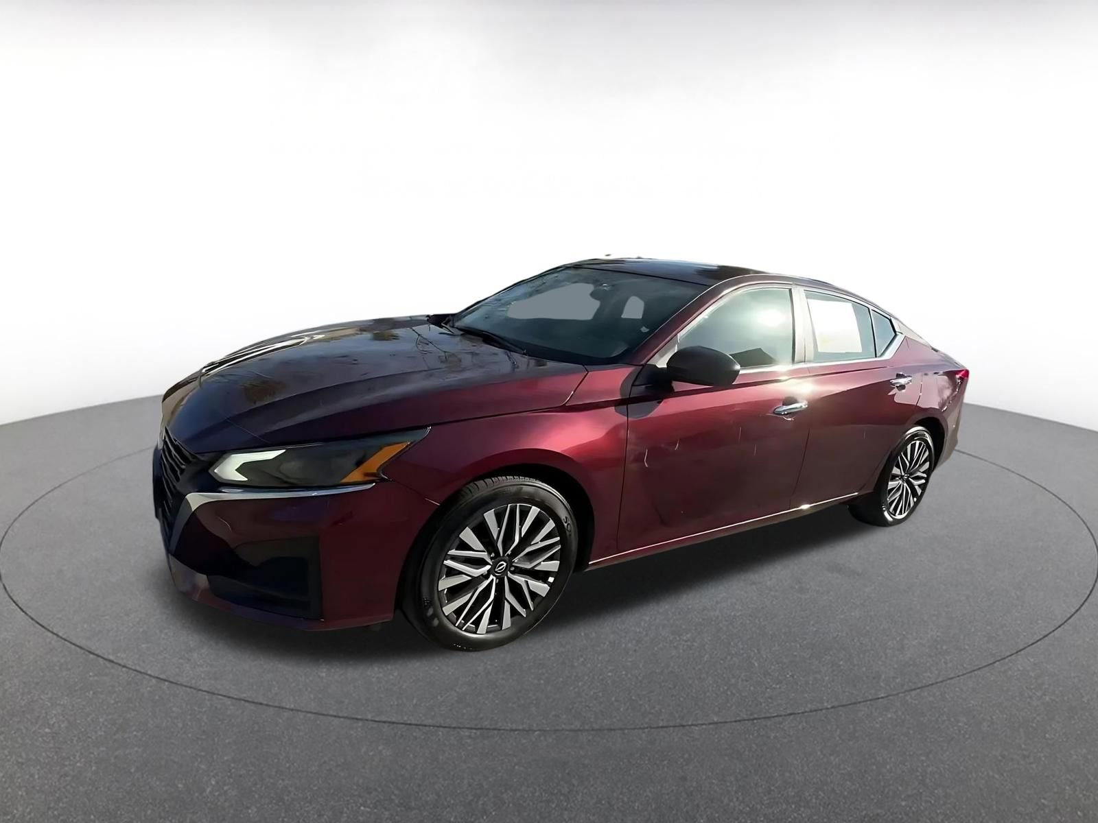 Used 2025 Nissan Altima 2.5 SV FWD image 7
