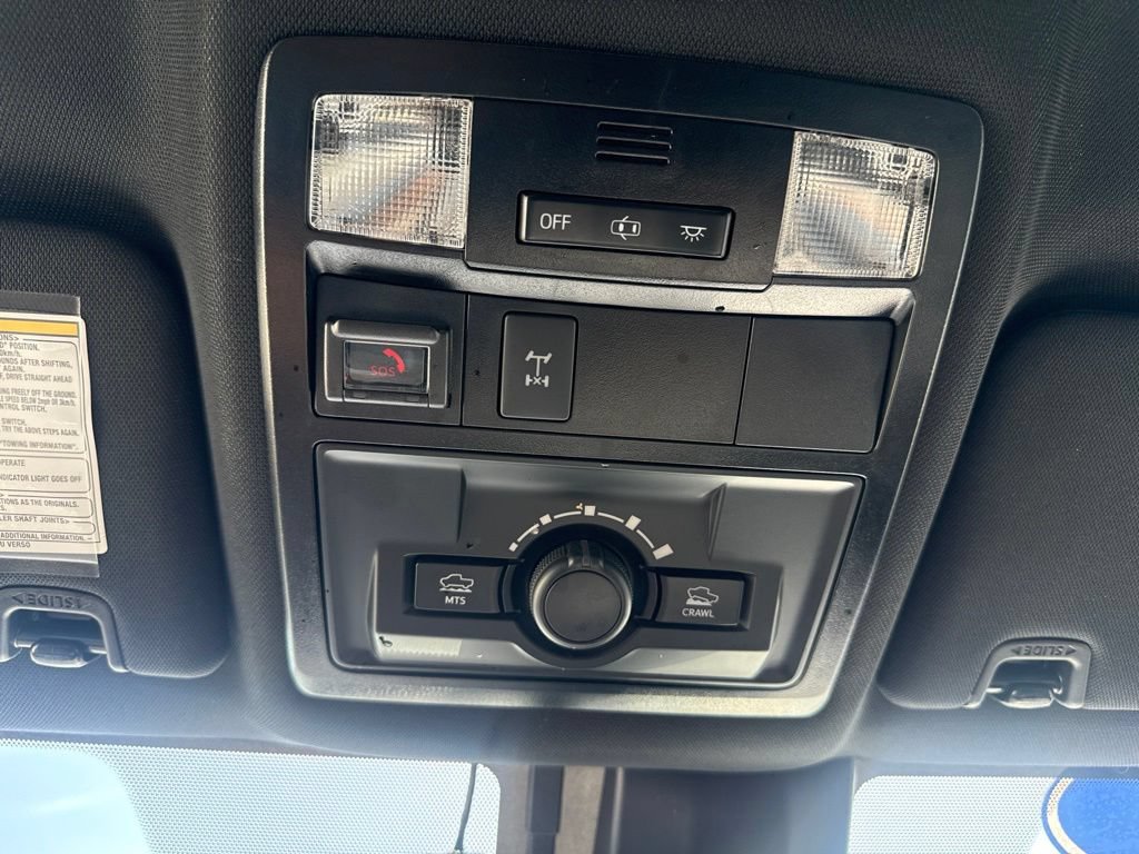 Used 2020 Toyota Tacoma TRD Off-Road w/ Technology Package AWD/4WD image 11