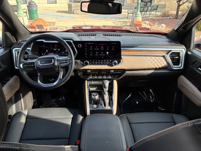 Used 2025 GMC Canyon Denali image 15