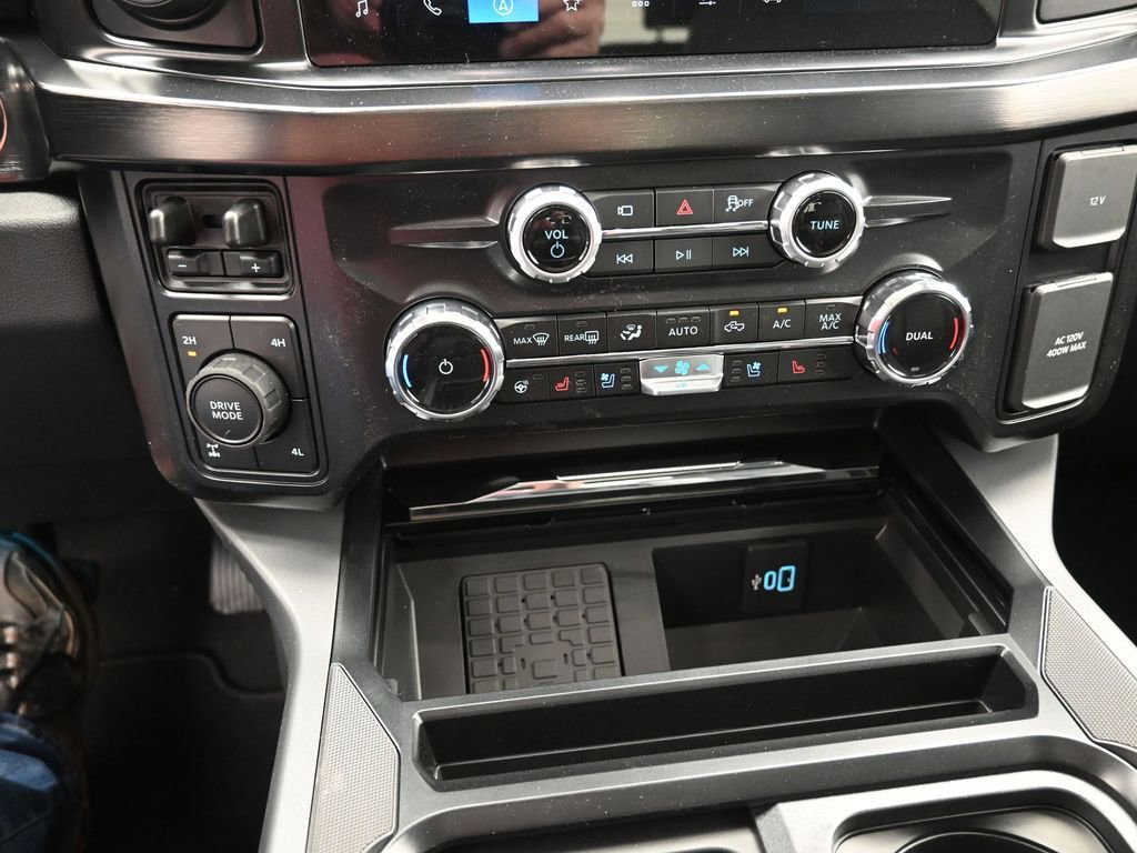 New 2026 Ford F250 Lariat w/ Black Appearance Package image 9