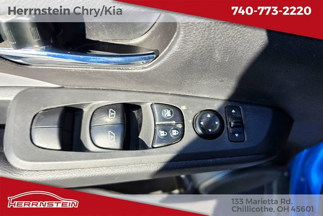 Used 2024 Nissan Kicks SR w/ SR Premium Package FWD image 7